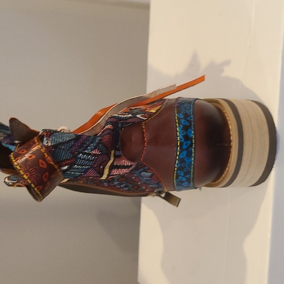 Shoes - Picture 2 of 3